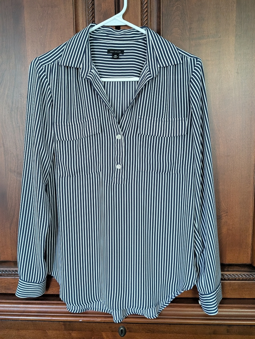 Ann Taylor Navy Striped Women's Blouse Sz XS - Picture 4 of 9